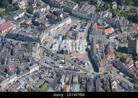 La place du marché, Richmond, North Yorkshire. Vue aérienne. Banque D'Images