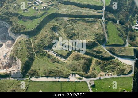 Verne Quarry batterie à angle élevé, Portland, Dorset. Vue aérienne. Banque D'Images