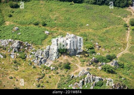 Chapelle médiévale de St Michaels sur Roche Rock, Cornouailles. Vue aérienne. Banque D'Images