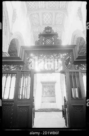 Château d'Auckland, chapelle Saint-Pierre, Bishop Auckland, comté de Durham. Vue intérieure de la chapelle Saint-Pierre du château d'Auckland, autrefois une salle intérieure, plus tard une chapelle, montrant le XVIIe siècle en chêne. Banque D'Images