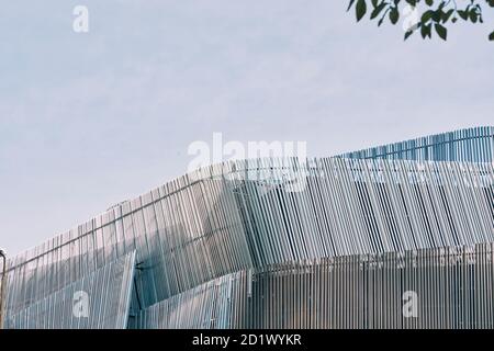 L'extérieur du centre des congrès de Stockholm Waterfront, un complexe de bâtiments composé d'un immeuble de bureaux, le Radisson Blu Stockholm Waterfront Hotel. Terminé en janvier 2011, Stockholm, Suède. Banque D'Images