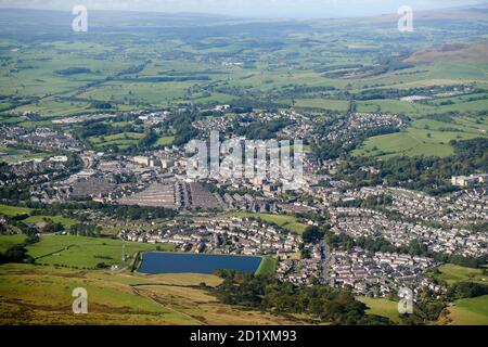 Vue aérienne de la ville de Skipton, porte d'entrée des Yorkshire Dales, North Yorkshire, nord de l'Angleterre, Royaume-Uni Banque D'Images