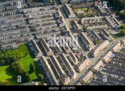 Vue aérienne des maisons anciennes terrasses, à Colne, Lancashire, nord-ouest de l'angleterre. ROYAUME-UNI Banque D'Images