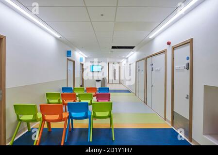 L'intérieur coloré du nouvel hôpital pour enfants de Sheffield, dans le Yorkshire du Sud, dans le nord de l'Angleterre, au Royaume-Uni Banque D'Images