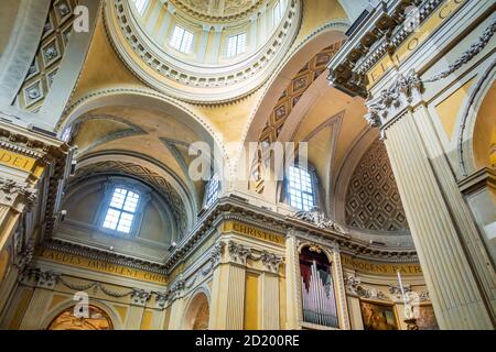 Cathédrale archiépiscopale intérieure du Duomo de Ravenne. Banque D'Images