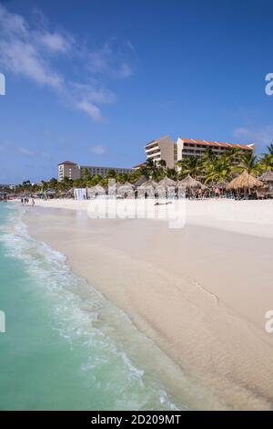 Caraïbes, Antilles néerlandaises, Aruba, palm beach Banque D'Images