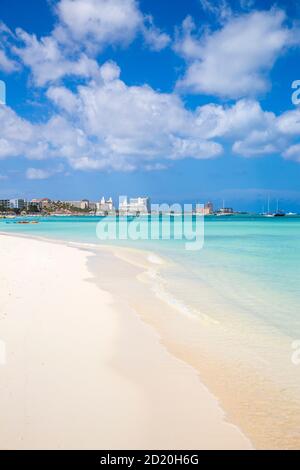 Caraïbes, Antilles néerlandaises, Aruba, palm beach Banque D'Images