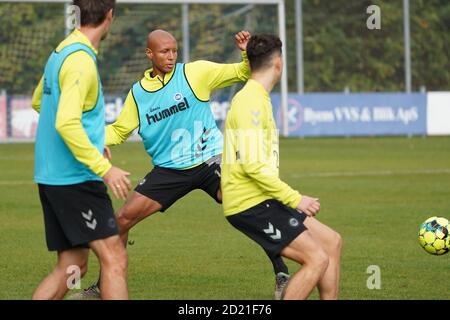 Odense, Danemark. 06e octobre 2020. Ayo Simon Okosun d'Odense Boldklub vu pendant une session d'entraînement à Odense Boldklub terrain d'entraînement Aadalen à Odense. (Crédit photo : Gonzales photo/Alamy Live News Banque D'Images