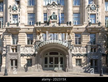 La façade art nouveau restaurée de l'Académie Liszt de Musique dans le centre de Budapest Banque D'Images