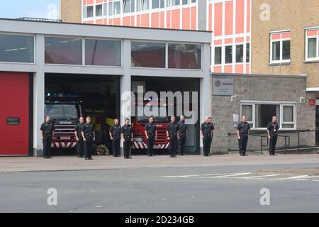 Ayr, Ayrshire, Écosse, Royaume-Uni 04 mai 2020, Ayr Fire Station : défilé des pompiers pour la journée nationale de commémoration des pompiers Banque D'Images