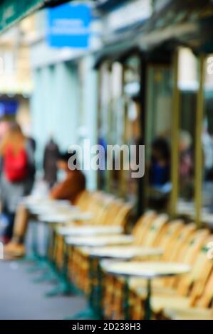 Café parisien. Photo aux tons flous. Banque D'Images