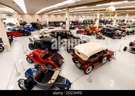 Vue générale sur l'étage du musée de l'automobile du sud, Otaihanga, Île du Nord, Nouvelle-Zélande. Banque D'Images