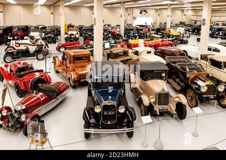 Vue générale sur l'étage du musée de l'automobile du sud, Otaihanga, Île du Nord, Nouvelle-Zélande. Banque D'Images