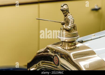 Décoration de capot sur le modèle Willys-Knight 1927 70 au musée de l'automobile du sud, Otaihanga, Île du Nord, Nouvelle-Zélande. Banque D'Images