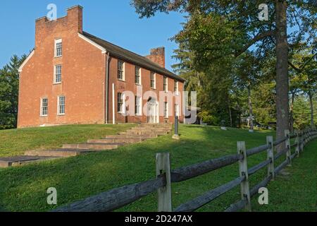 Farmington, Pennsylvanie - Mount Washington Tavern au champ de bataille national de fort Neenécessairement. La taverne a été construite à la fin des années 1820 comme un arrêt Banque D'Images