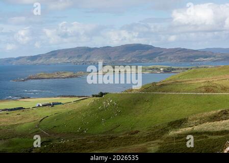 L'île de Mull la vue de l'autre côté de pouce Kenneth et la chaîne de montagnes au-delà Banque D'Images