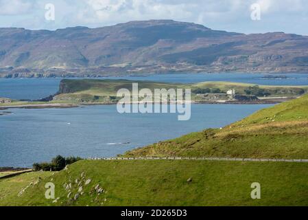 L'île de Mull la vue de l'autre côté de pouce Kenneth et la chaîne de montagnes au-delà Banque D'Images