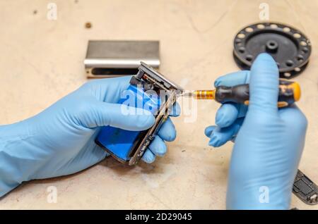 Vape metal stylo cigarette lectronique avec vaping fond bleu Photo Stock -  Alamy