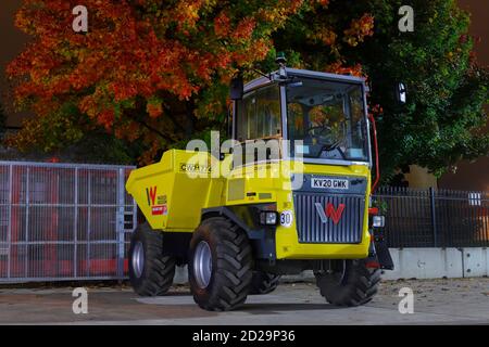 Un camion à benne basculante Wacker Neuson DV90 Dual View de 9 tonnes avec cabine. Banque D'Images