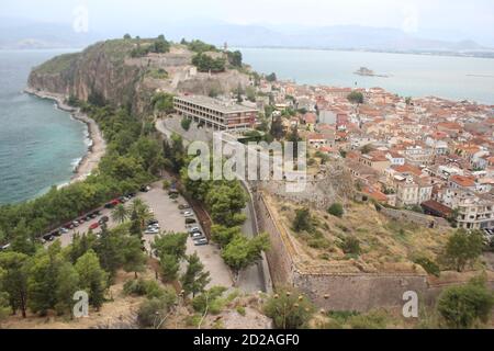 Vue panoramique sur la ville de Naflio depuis la forteresse de Palamidi Banque D'Images