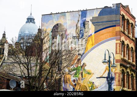 Peintures murales sur une façade de bâtiment à Leeds Banque D'Images