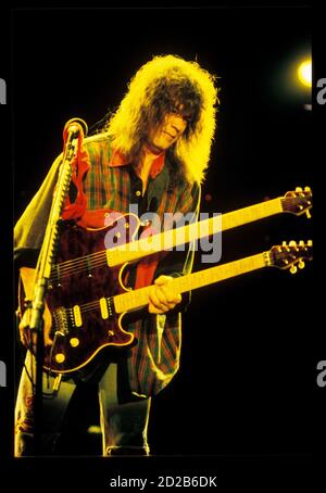 **PHOTO DE FICHIER** Eddie Van Halen est décédé à 65 de cancer. Eddie Van Halen Shoreline 14 septembre 1991 © Jay Blakesberg/MediaPunch Banque D'Images