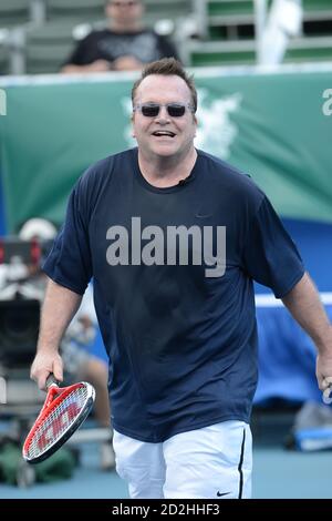 DELRAY BEACH, FL - 27 OCTOBRE : Tom Arnold au Chris Evert/Raymond James Pro-Celebrity tennis Classic au Delray Beach tennis Centre le 27 octobre 2012 à Delray Beach, Floride. Personnes: Tom Arnold crédit: Hoo-me / MediaPunch Banque D'Images