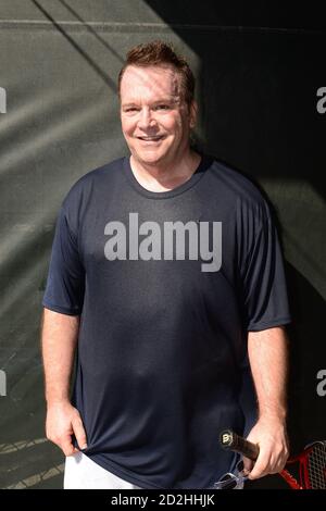 DELRAY BEACH, FL - 27 OCTOBRE : Tom Arnold au Chris Evert/Raymond James Pro-Celebrity tennis Classic au Delray Beach tennis Centre le 27 octobre 2012 à Delray Beach, Floride. Personnes: Tom Arnold crédit: Hoo-me / MediaPunch Banque D'Images