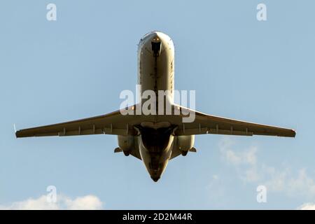 Washington DC, Etats-Unis 10/02/2020: Vue isolée Bug Eye d'un avion Embraer ERJ 145 par United Express. L'image a été capturée juste après le décollage de D Banque D'Images