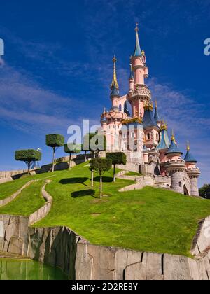 Château de Belle au Bois dormant, Disneyland Paris, Marne-la-Vallée, Paris, France, Europe Banque D'Images