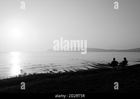 Vue sur l'île de Compton Bay au coucher du soleil De Wight Banque D'Images