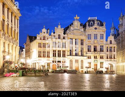 Belgique - Grand Place à Bruxelles dans la nuit. Banque D'Images