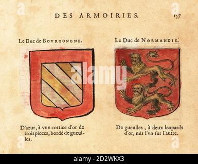 Armoiries du duc de Bourgogne, avec des plis d'or sur le champ bleu, et du duc de Normandie, avec deux léopards d'or sur le champ rouge. Le Duc de Bourgongne, le Duc de Normandie. Gravure de blocs de bois de couleur main de Hierosme de Bara’s le Blason des Armoiries, chez Rolet Bouton, Paris, 1628 Banque D'Images