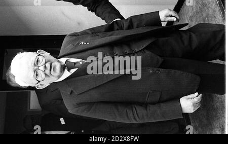 Dossier daté de 12.10.82 de Sir Frank Whittle, inventeur du moteur à réaction, décédé à l'âge de 89 ans, a déclaré aujourd'hui (vendredi) des sources d'aviation. Voir l'histoire de l'histoire de l'AP, DEATH Whittle. DISPONIBLE EN NOIR ET BLANC UNIQUEMENT. Banque D'Images