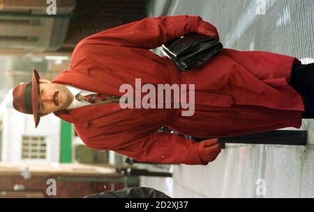 L'Afrique du Sud, et l'ancien gardien de but de Liverpool et Southampton Bruce Grobbelaar arrivant au tribunal de la Couronne de Winchester ce matin (mardi), pour le procès en cours où il et l'ancien attaquant d'Aston Villa John Fashanu,L'ancien gardien de but de Wimbledon, Hans Segers, et le Malaysian Heng Suan Lim, sont impliqués dans des accusations de trucage des résultats des matchs de football.Photo de Tim Ockenden/PA. Banque D'Images