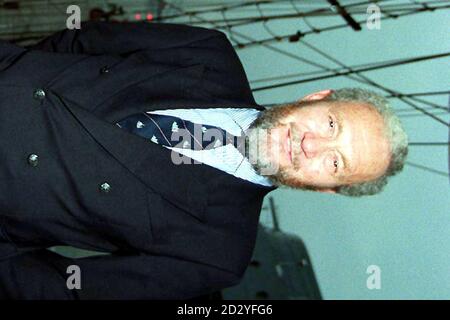 Dossier de bibliothèque daté de 06.10.97 du yachtman du monde entier Sir Robin KNOX Johnson qui célèbre son 59ème anniversaire le mardi 17 mars 1998. Photo de Fiona Hanson/PA. Banque D'Images