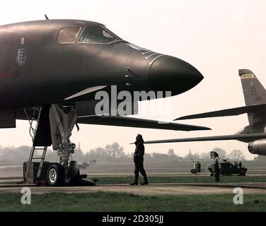 Bombardier américain B1 du 77e escadron de bombardiers de la RAF Fairford à Gloucestershire, le jour de son arrivée du Dakota du Sud. * Kosovo. OTAN. Serbie. Opération Allied Force. Banque D'Images