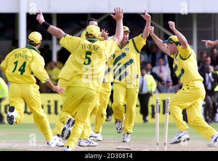 L'Australie célèbre la victoire sur l'Afrique du Sud, dans leur match de demi-finale de la coupe du monde de cricket à Edgbaston. Banque D'Images