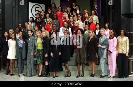 Des participants du monde entier à la photo Channel 5 pour le concours Miss monde, qui s'est tenu à Londres. Banque D'Images