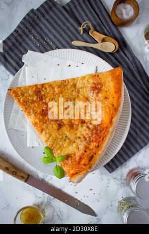 Photographie de nourriture plat de pizza New york tranche Banque D'Images