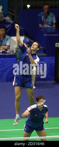 Joanne Goode et Simon Archer, en Grande-Bretagne, en action lors de leur match de médaille de bronze dans les doubles de Badminton Mixed aux Jeux Olympiques. Goode et Archer ont battu Michael Sogaard et Rikke Olsen au Danemark pour remporter la médaille. Banque D'Images