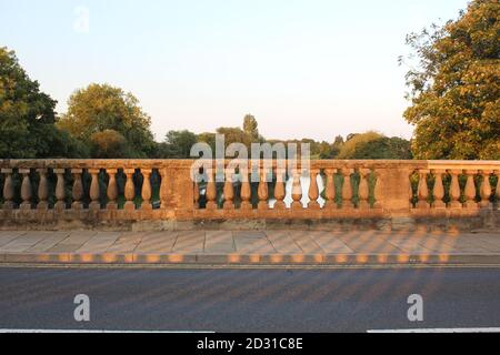 Pont Golden Hour Banque D'Images