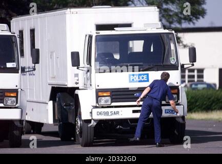 Une salle d'incident mobile à East Tilbury Essex où la police fera appel pour obtenir des informations sur Danielle Jones manquante. Danielle est absente depuis le 18 juin 2001, elle est disparue après avoir quitté sa maison à East Tilbury pour aller à l'école. Banque D'Images