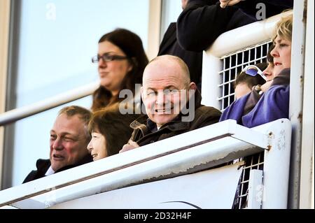 Andy Robinson regarde le match du championnat RFU au Memorial Stadium, à Bristol. Banque D'Images