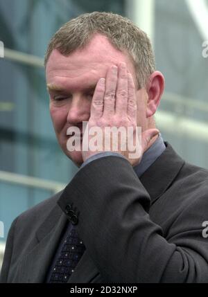 Greg Clarke, président de Leicester City PLC, devant le stade Walkers, Leicester.Leicester ont annoncé que le club avait demandé à être placé dans l'administration.* ....Les finances du club de la première division ont été une préoccupation sérieuse depuis qu'ils ont été relégués de la Premiership la saison dernière. Banque D'Images