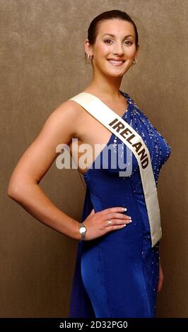 Miss Irlande - Linda More Duffy, 22 ans, de Galway, l'un des cinq candidats représentant le Royaume-Uni et l'Irlande pour Miss monde, pose lors d'un gala de charité à l'hôtel Grosvenor House. * les quatre-vingt-quinze finalistes nationaux se dirigent vers le Nigeria demain, avant la finale de décembre. Banque D'Images