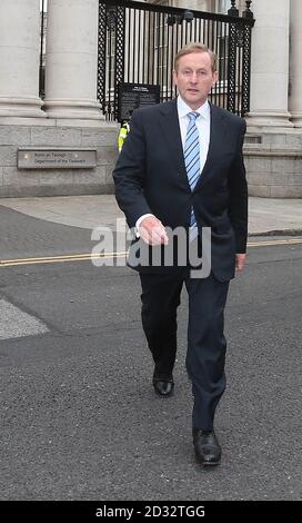 Taoiseach Enda Kenny sur la voie du lancement du rapport case for Investing in Europe 2013 à l'hôtel Merrion de Dublin. Banque D'Images