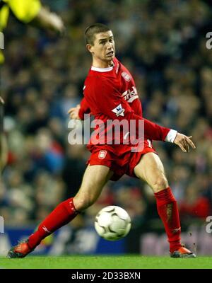 Harry Kewell, attaquant de Liverpool. CETTE IMAGE NE PEUT ÊTRE UTILISÉE QUE DANS LE CONTEXTE D'UNE FONCTION ÉDITORIALE. AUCUNE UTILISATION DE SITE WEB/INTERNET À MOINS QUE LE SITE NE SOIT ENREGISTRÉ AUPRÈS DE L'ASSOCIATION DE FOOTBALL PREMIER LEAGUE. Banque D'Images