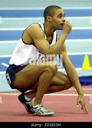 Déception pour Jason Gardener en Grande-Bretagne après qu'il ait terminé troisième en 0m finale hommes à la 9e IAAF World Indoor Championships, National IndoorArena. Banque D'Images