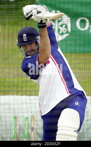 Richard Johnson en Angleterre pendant l'entraînement au Riverside Ground du Durham County Cricket Club à Chester le Street, alors que l'Angleterre se prépare, pour le deuxième Test match entre contre le Zimbabwe. Ce sera la première fois qu'un essai aura lieu au sol et la première fois dans le Nord-est. Banque D'Images